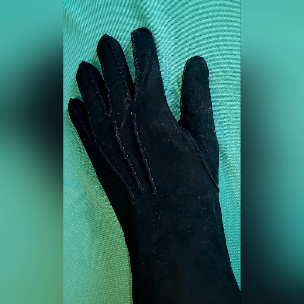Elegant Black Gloves Vintage, Size 6.5 Women's Fashion Accessory, Soft